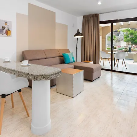 Saint George * Playa de las Americas (Tenerife)