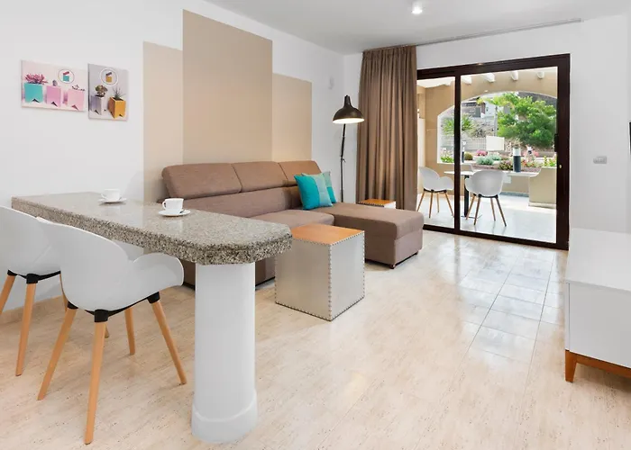 Saint George * 플라야데라스아메리카스